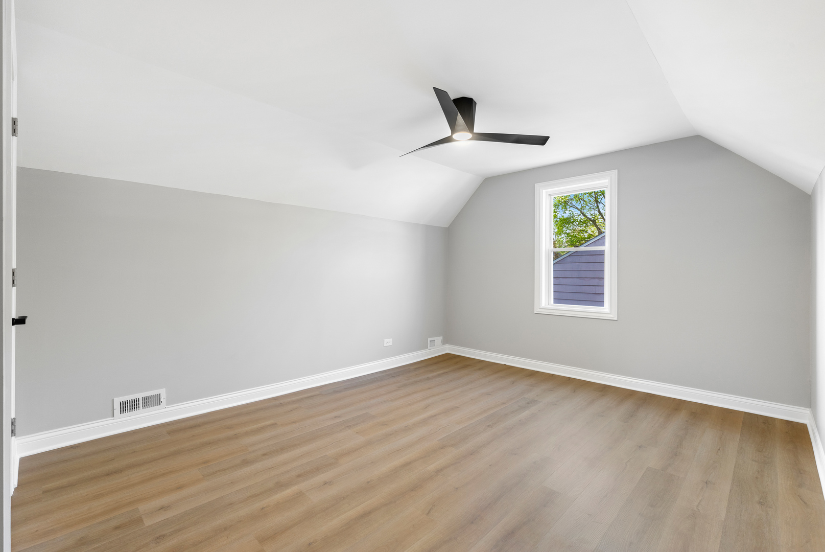 22 N 12th Street, St. Charles, IL 60174