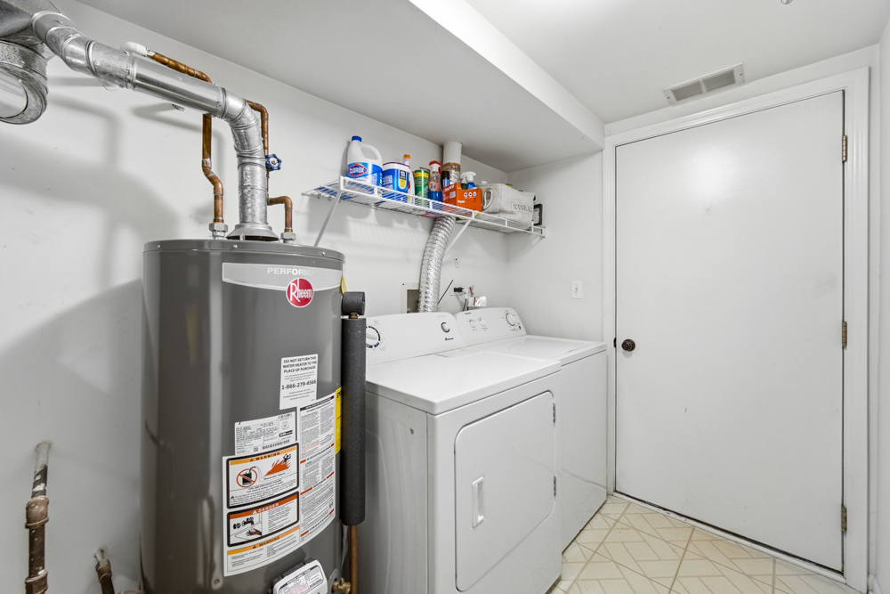 1650 Grove Avenue #A, Schaumburg, IL 60193