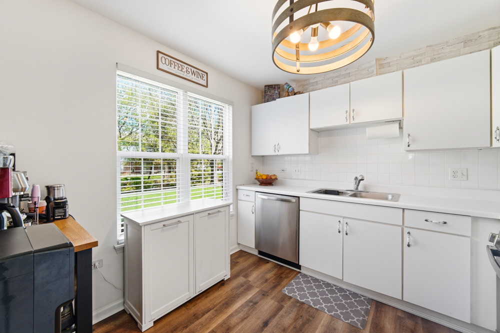 1650 Grove Avenue #A, Schaumburg, IL 60193