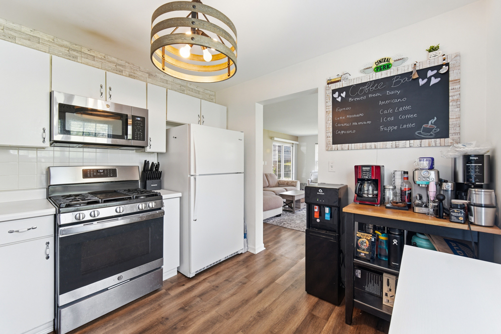 1650 Grove Avenue #A, Schaumburg, IL 60193