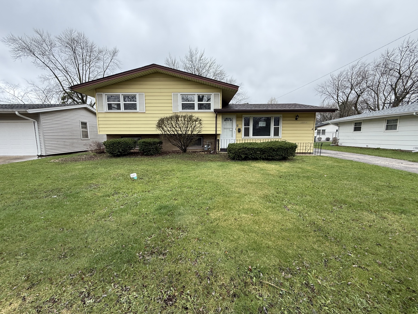 18864 Greenbay Avenue, Lansing, IL 60438