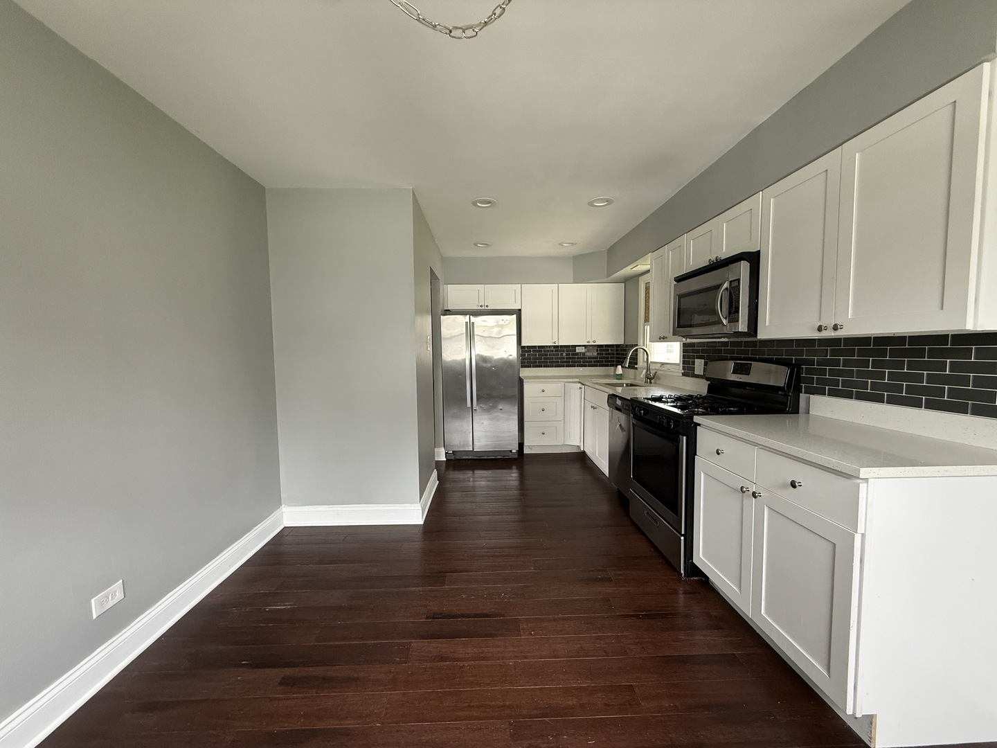 18864 Greenbay Avenue, Lansing, IL 60438