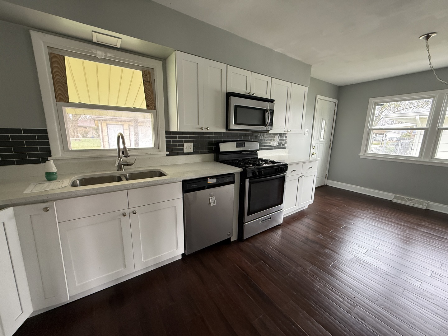 18864 Greenbay Avenue, Lansing, IL 60438