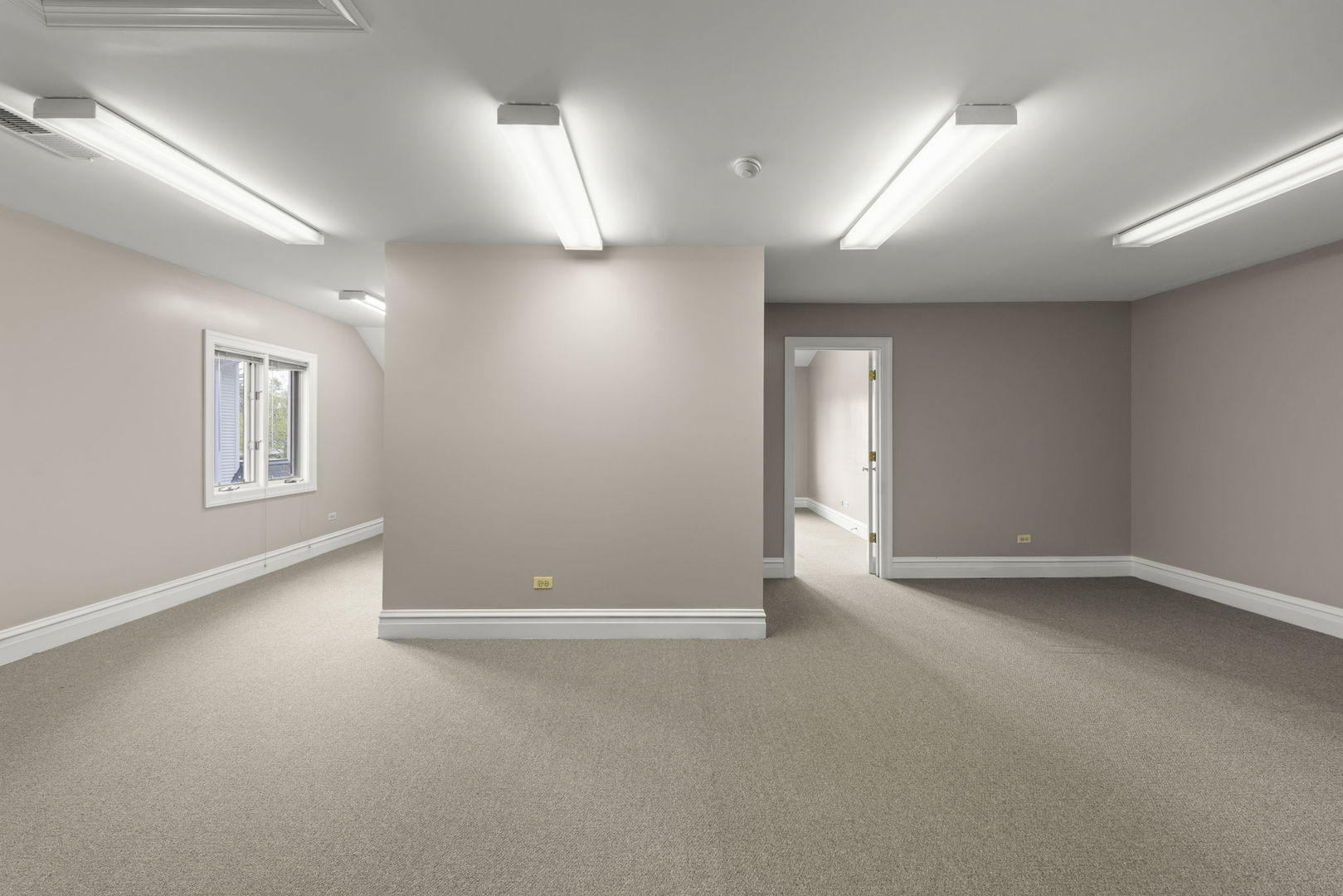 610 N Washington Street #2-2, Naperville, IL 60563