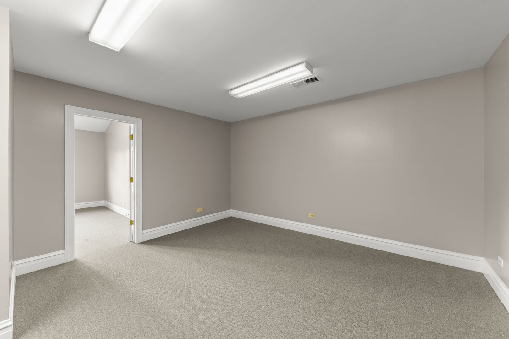 610 N Washington Street #2-2, Naperville, IL 60563