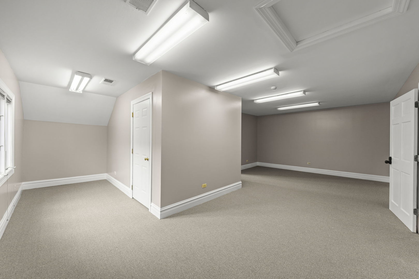 610 N Washington Street #2-2, Naperville, IL 60563