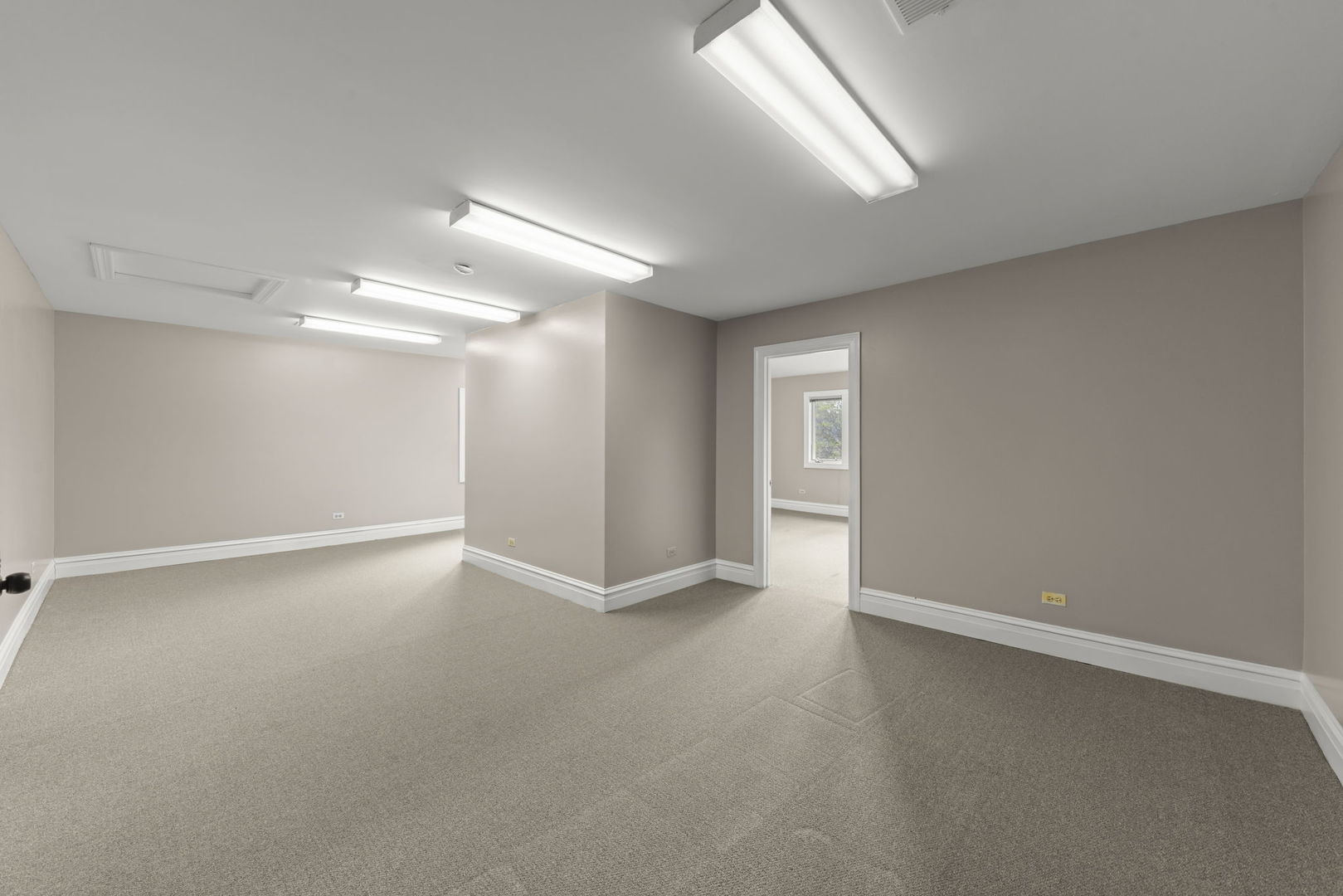 610 N Washington Street #2-2, Naperville, IL 60563