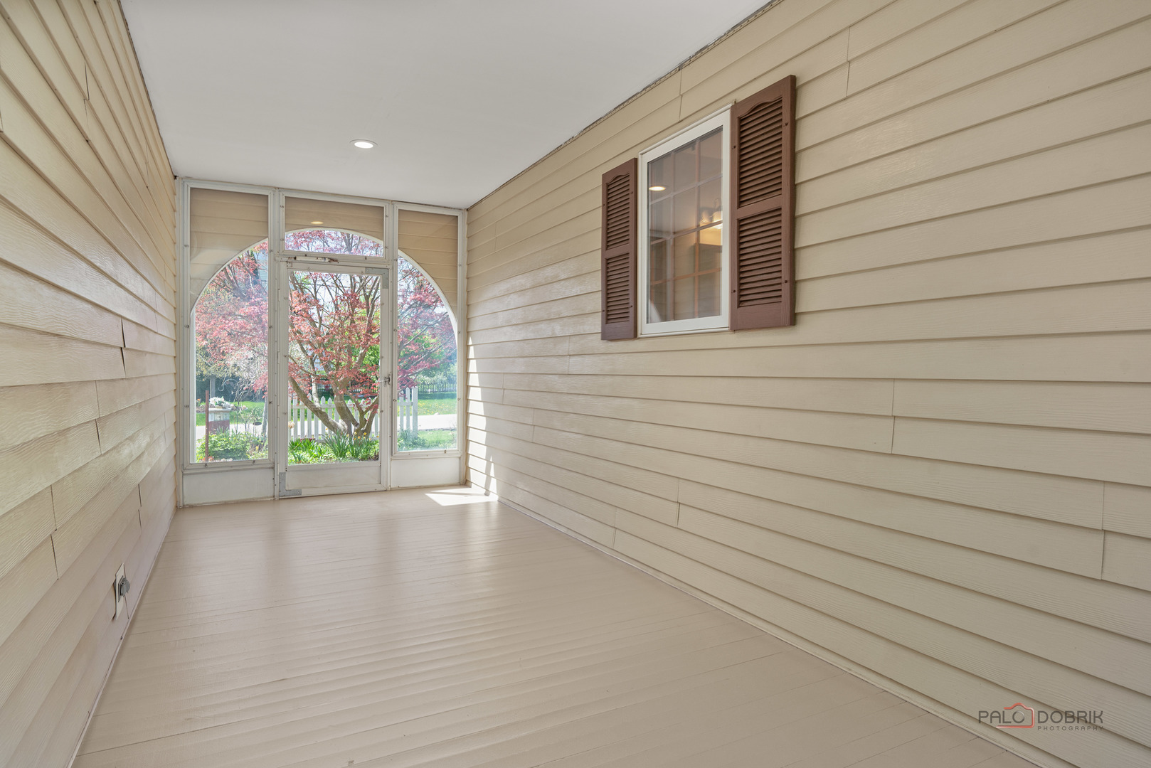 Lake Bluff, IL 60044