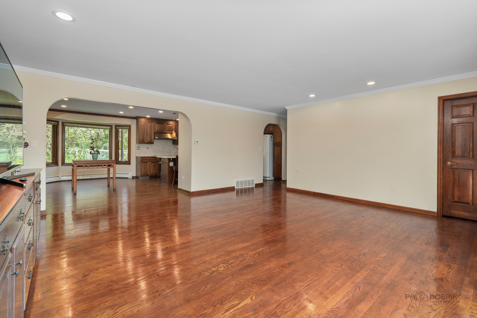 Lake Bluff, IL 60044