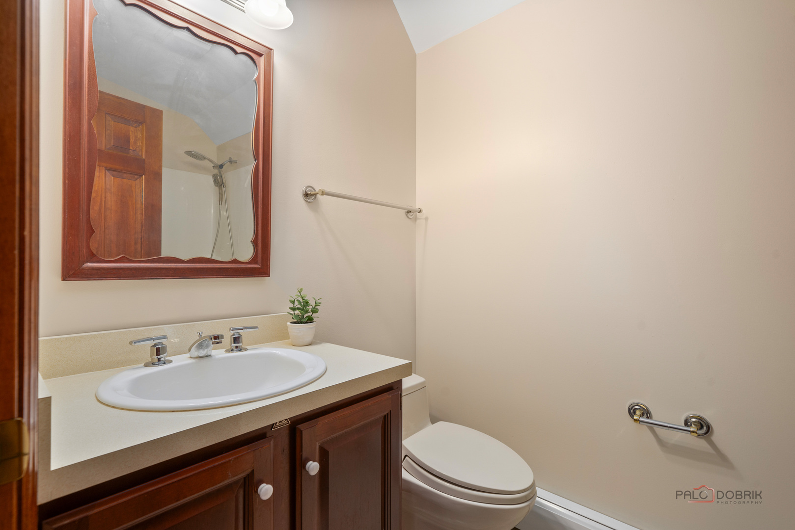 Lake Bluff, IL 60044