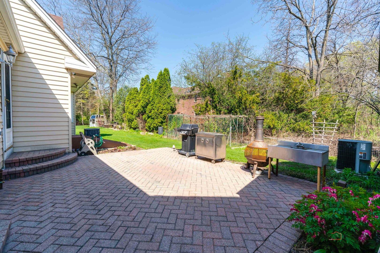 Lake Bluff, IL 60044