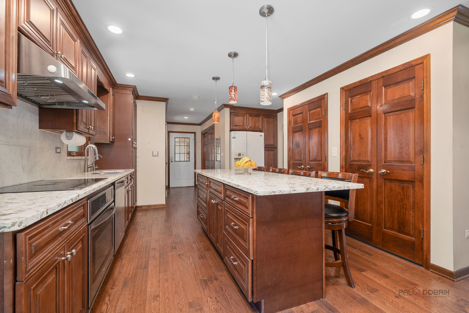 Lake Bluff, IL 60044