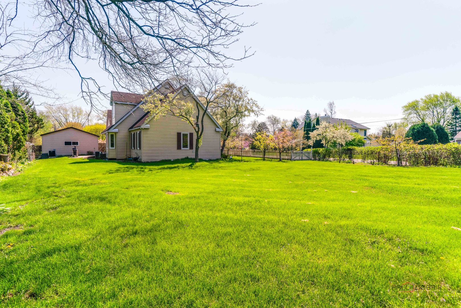 Lake Bluff, IL 60044