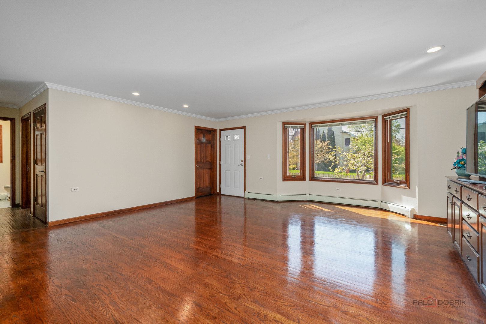 Lake Bluff, IL 60044