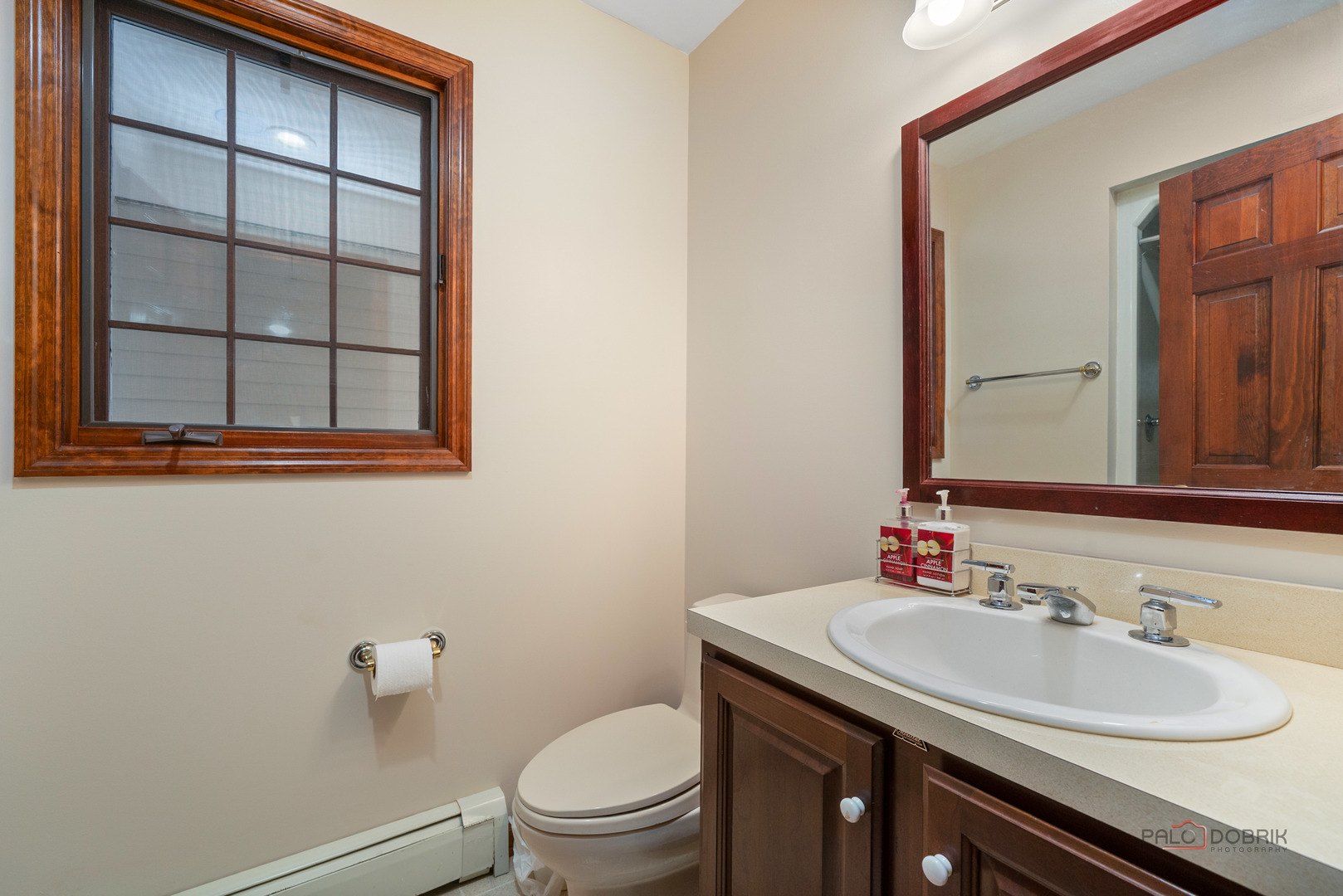 Lake Bluff, IL 60044