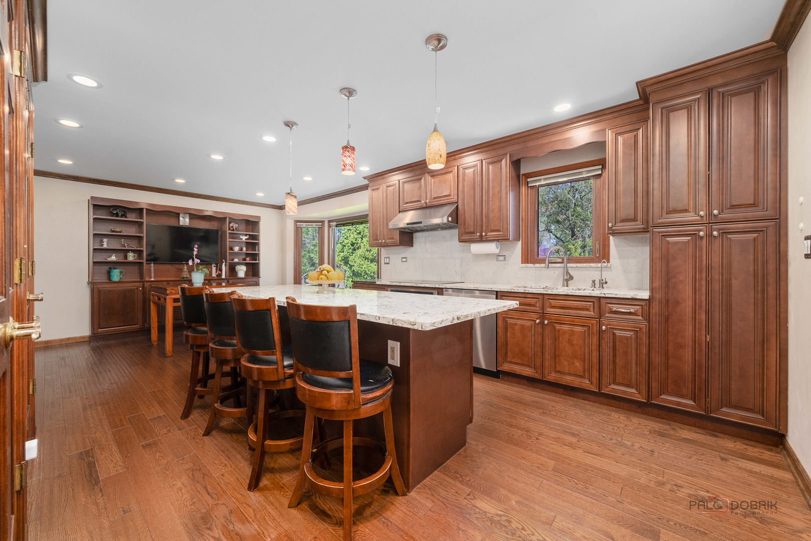 Lake Bluff, IL 60044