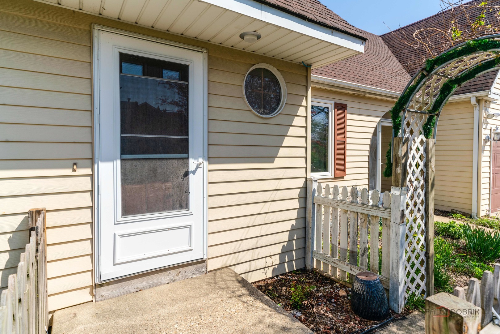 Lake Bluff, IL 60044