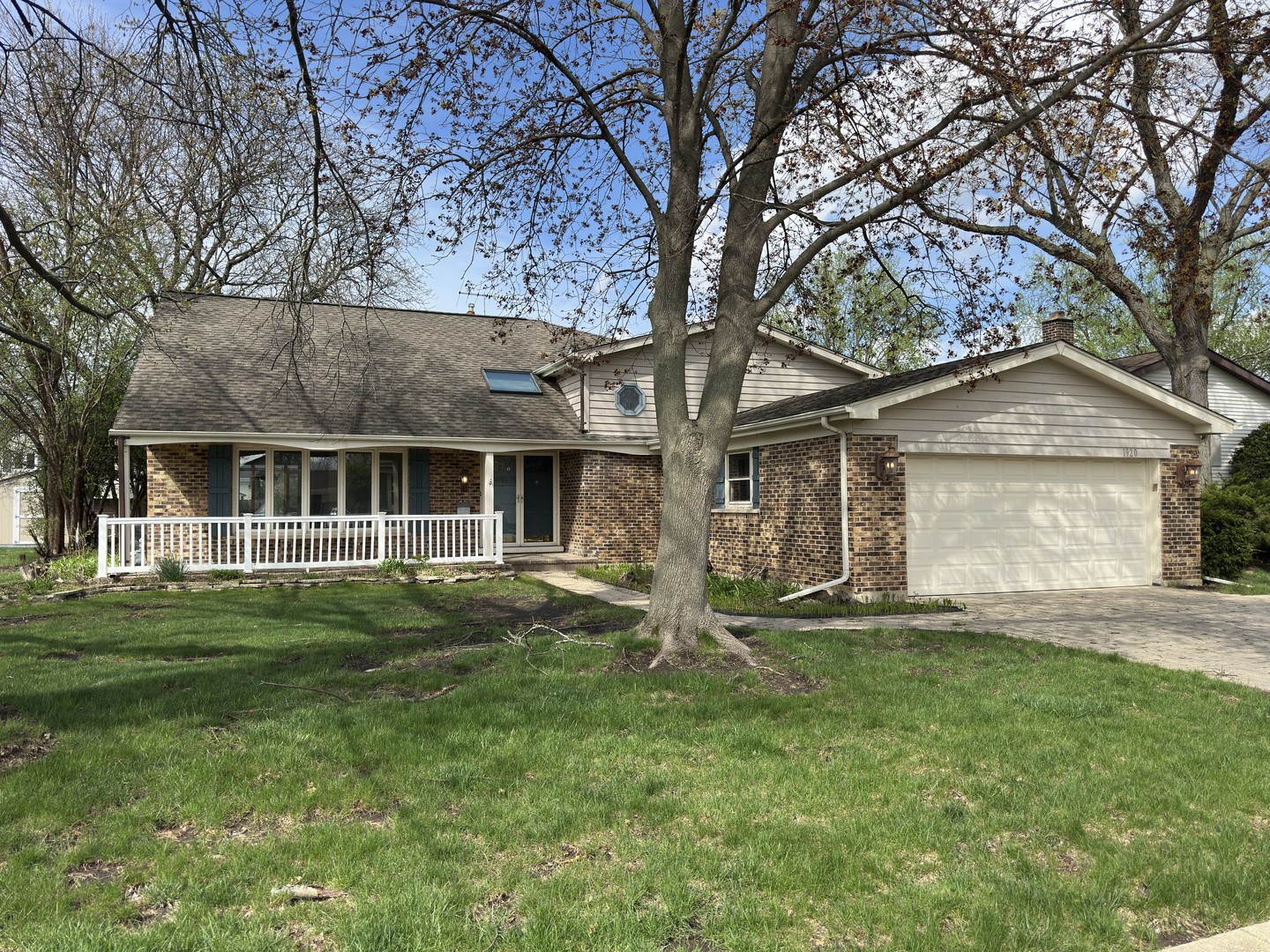 1920 E Peachtree Lane, Arlington Heights, IL 60004