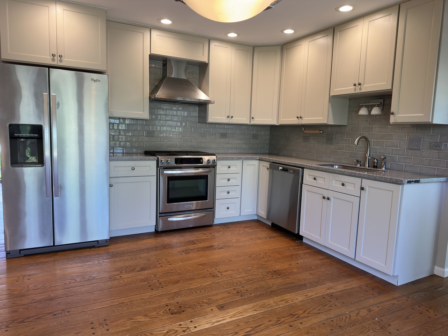 1920 E Peachtree Lane, Arlington Heights, IL 60004