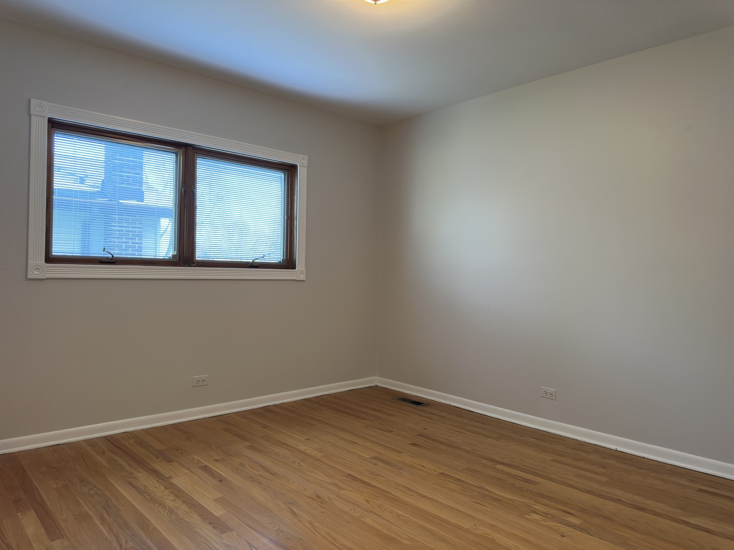 1920 E Peachtree Lane, Arlington Heights, IL 60004