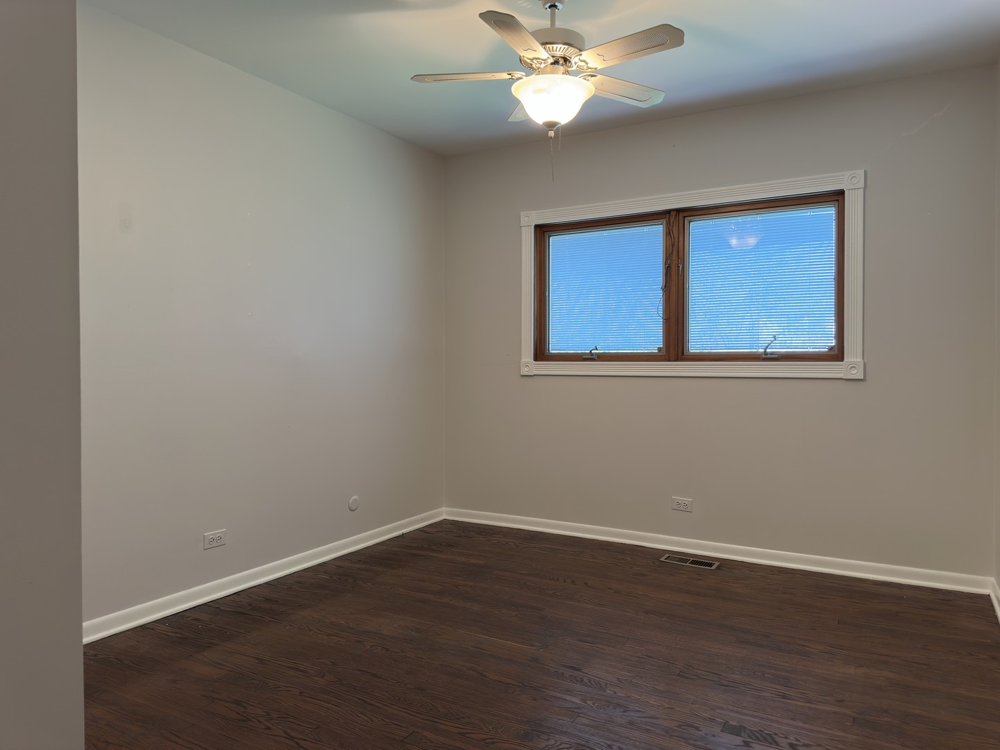 1920 E Peachtree Lane, Arlington Heights, IL 60004