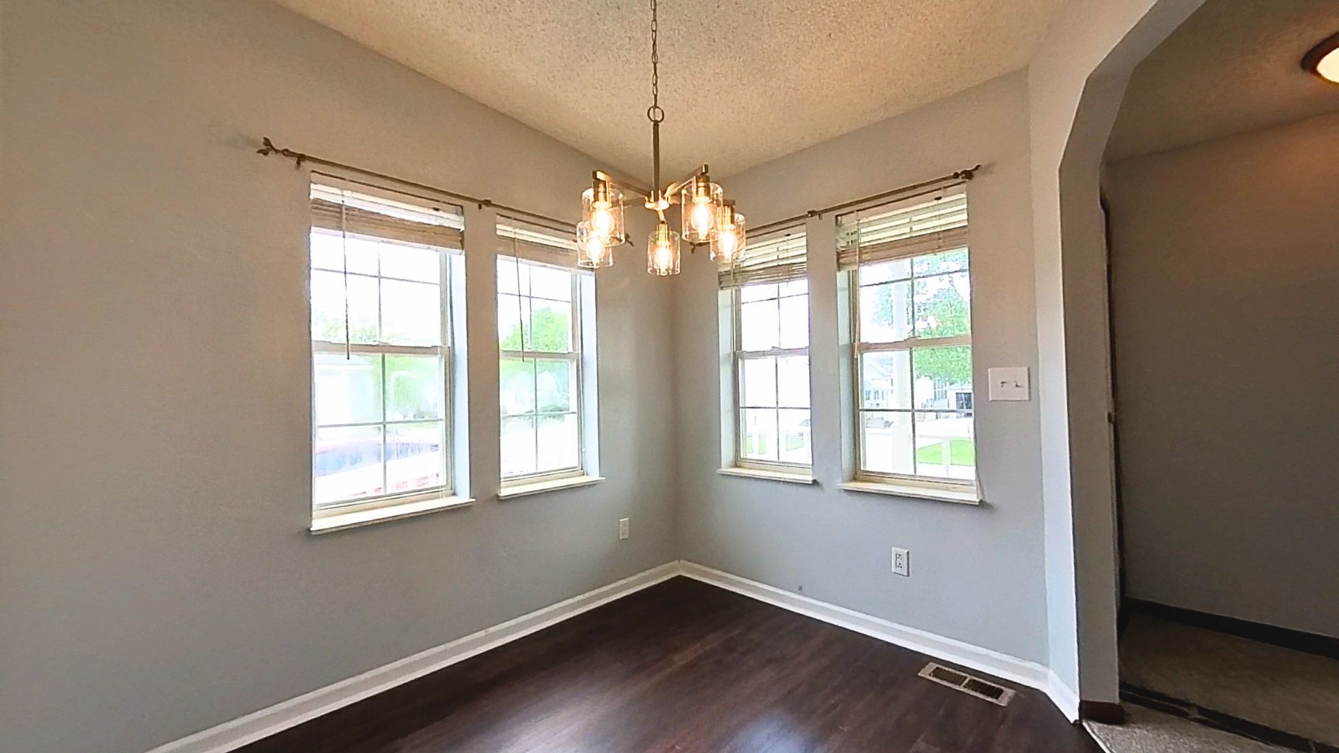 22734 Ravisloe Lane, Frankfort, IL 60423