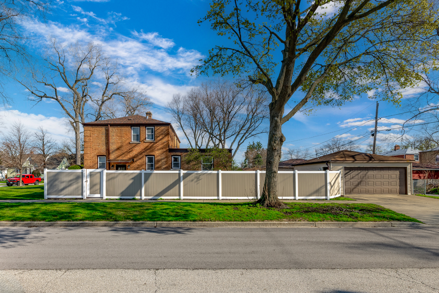 1693 Linden Street, Des Plaines, IL 60018