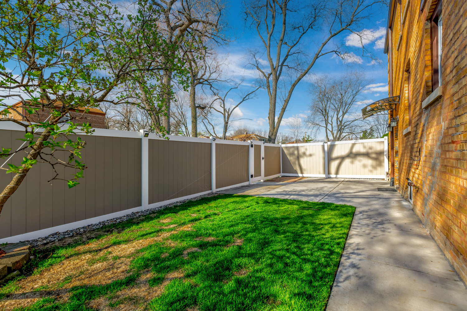 1693 Linden Street, Des Plaines, IL 60018