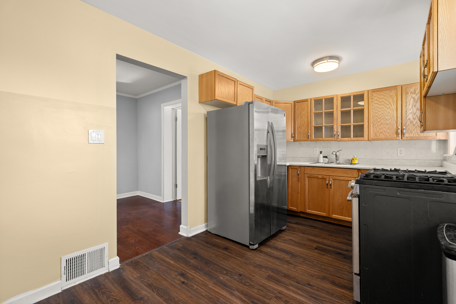 1693 Linden Street, Des Plaines, IL 60018