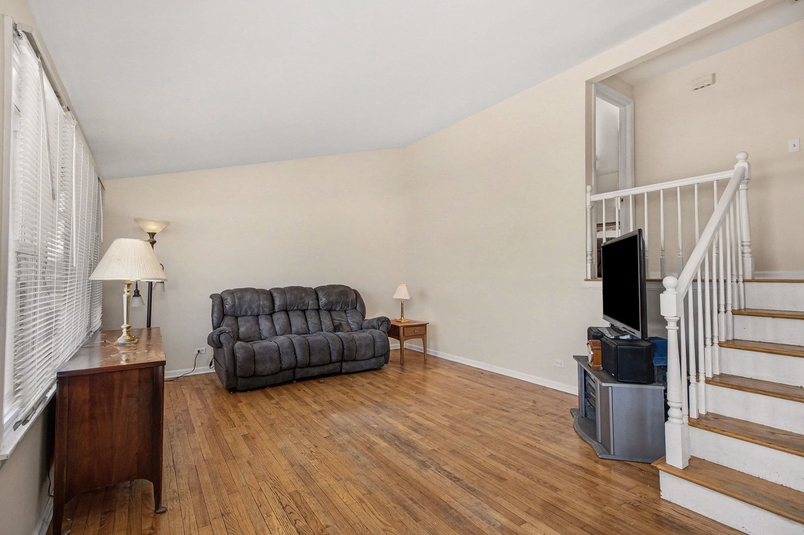 Round Lake Beach, IL 60073