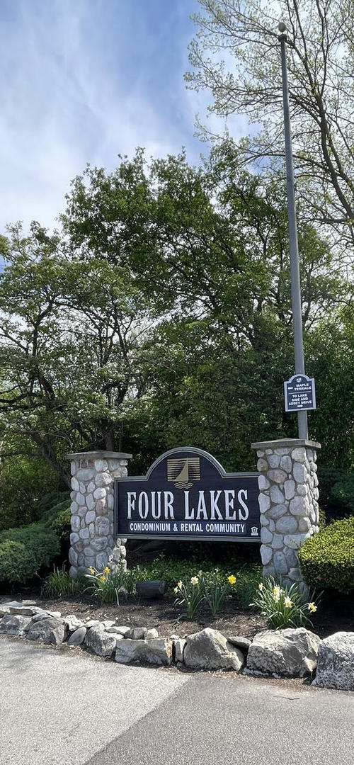 5544 E Lake Drive #A, Lisle, IL 60532