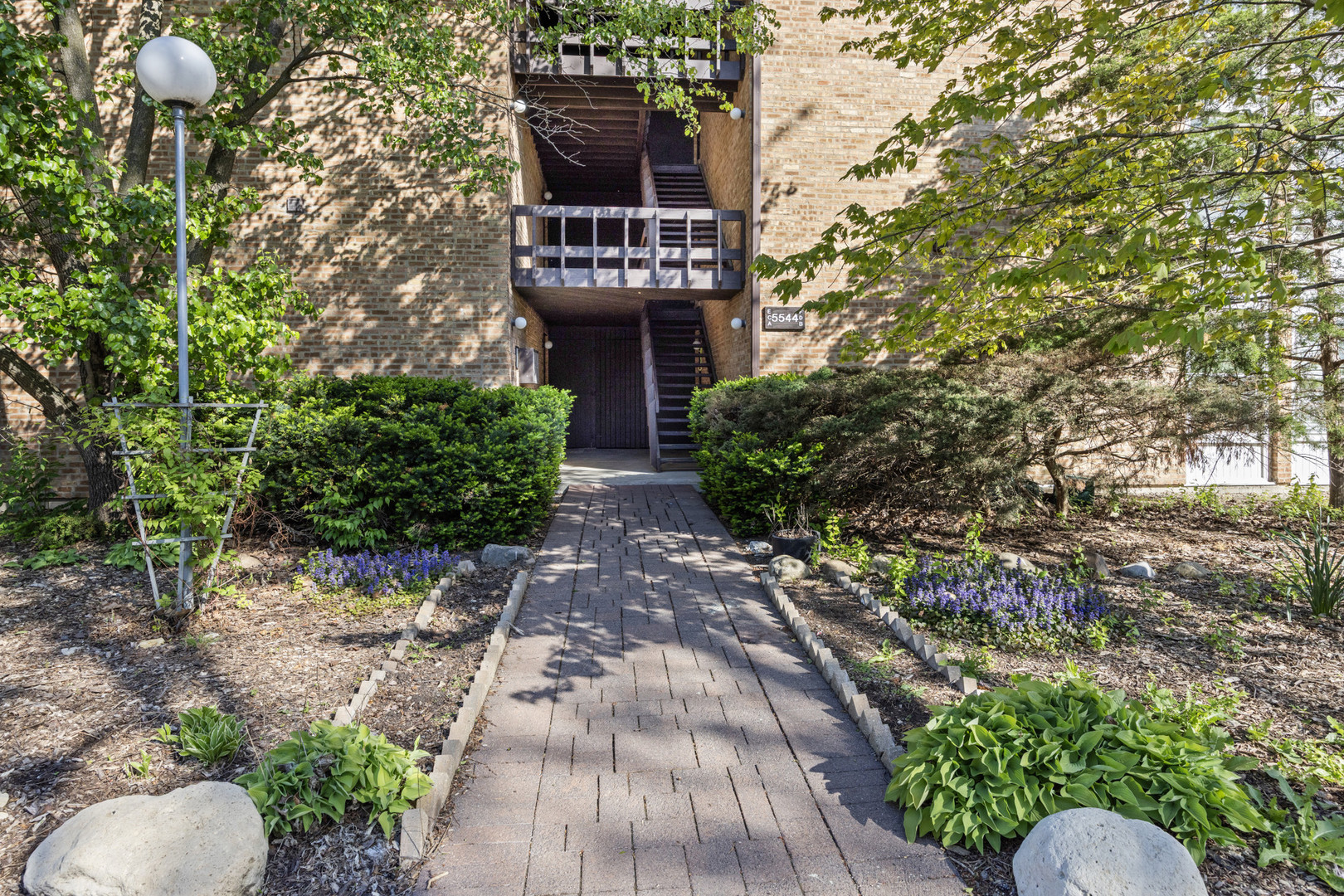 5544 E Lake Drive #A, Lisle, IL 60532