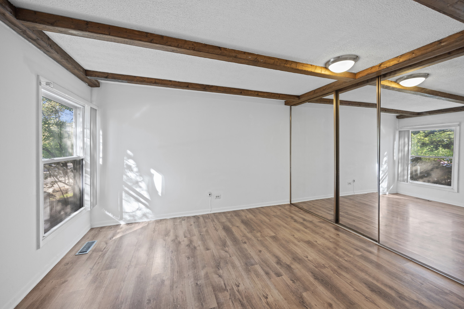 5544 E Lake Drive #A, Lisle, IL 60532