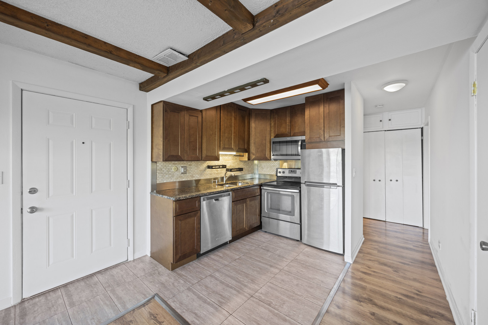 5544 E Lake Drive #A, Lisle, IL 60532