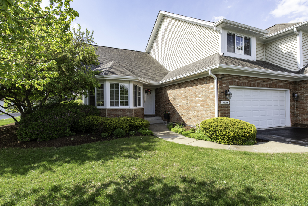 32958 N Stone Manor Drive, Grayslake, IL 60030