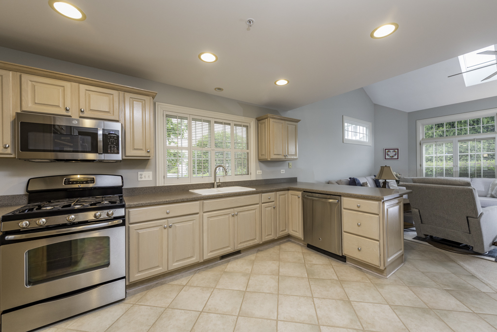32958 N Stone Manor Drive, Grayslake, IL 60030