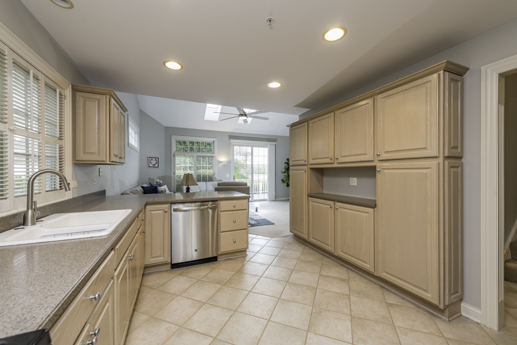32958 N Stone Manor Drive, Grayslake, IL 60030