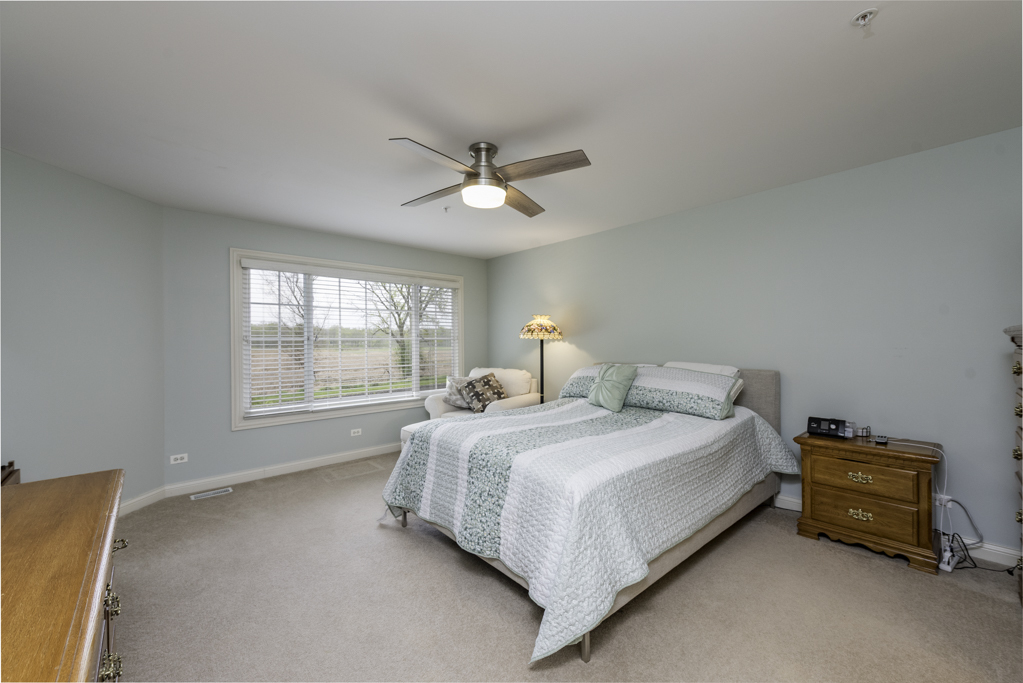 32958 N Stone Manor Drive, Grayslake, IL 60030