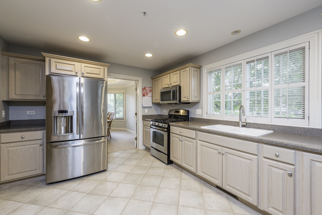 32958 N Stone Manor Drive, Grayslake, IL 60030