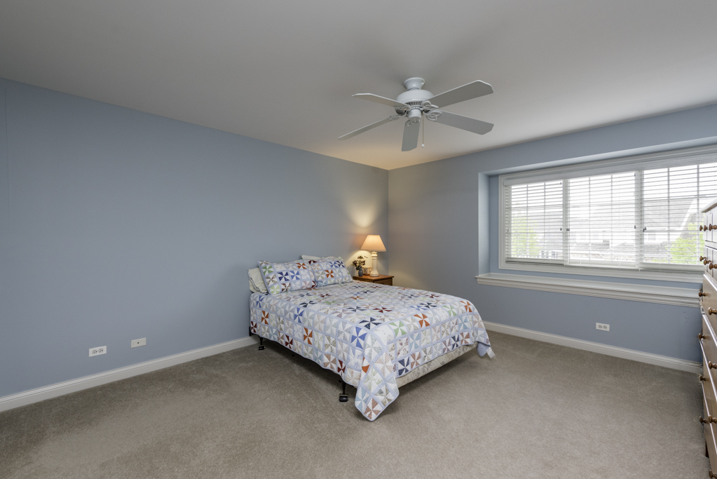 32958 N Stone Manor Drive, Grayslake, IL 60030