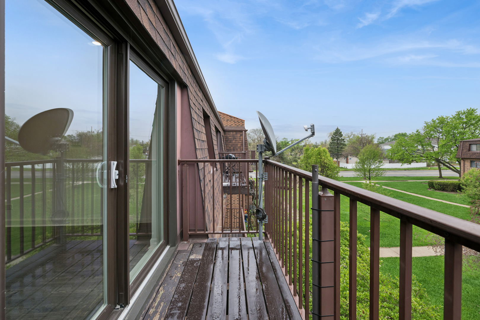 408 Kensington Road #E, Mount Prospect, IL 60056