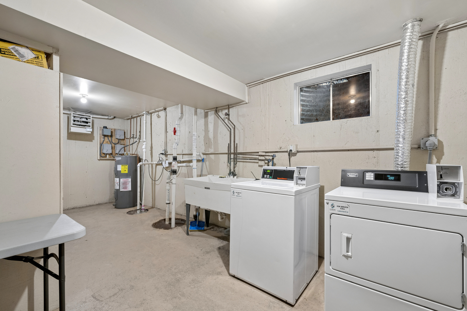 408 Kensington Road #E, Mount Prospect, IL 60056