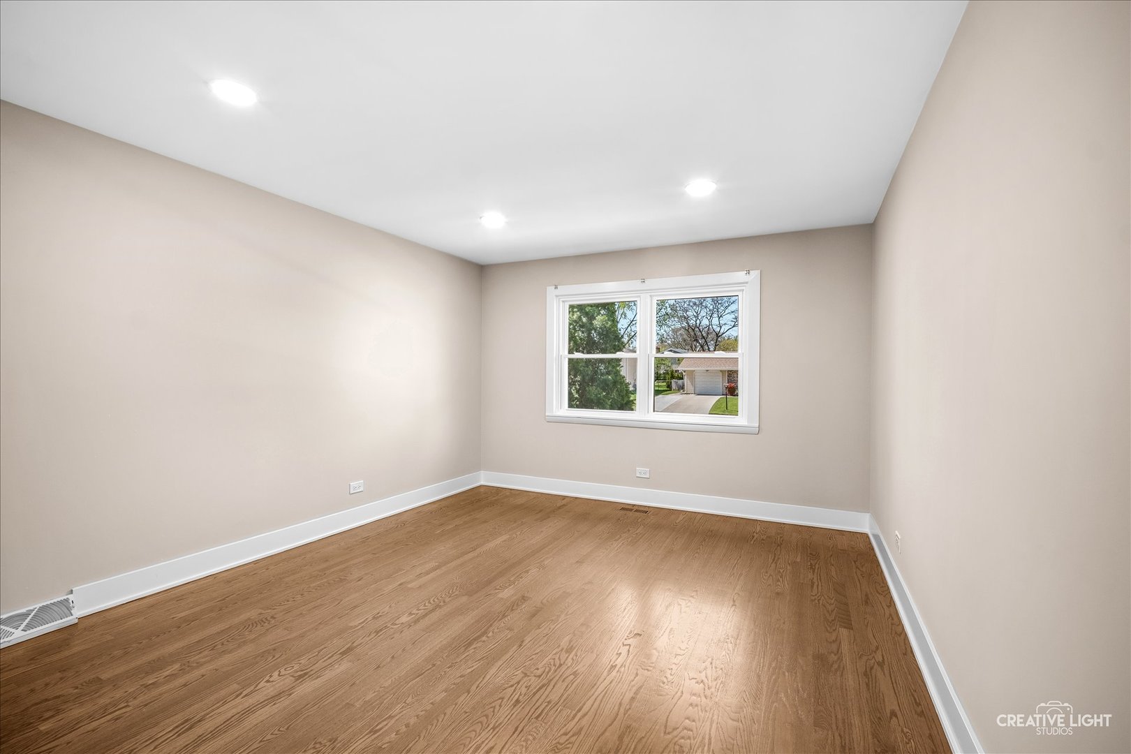 Schaumburg, IL 60193