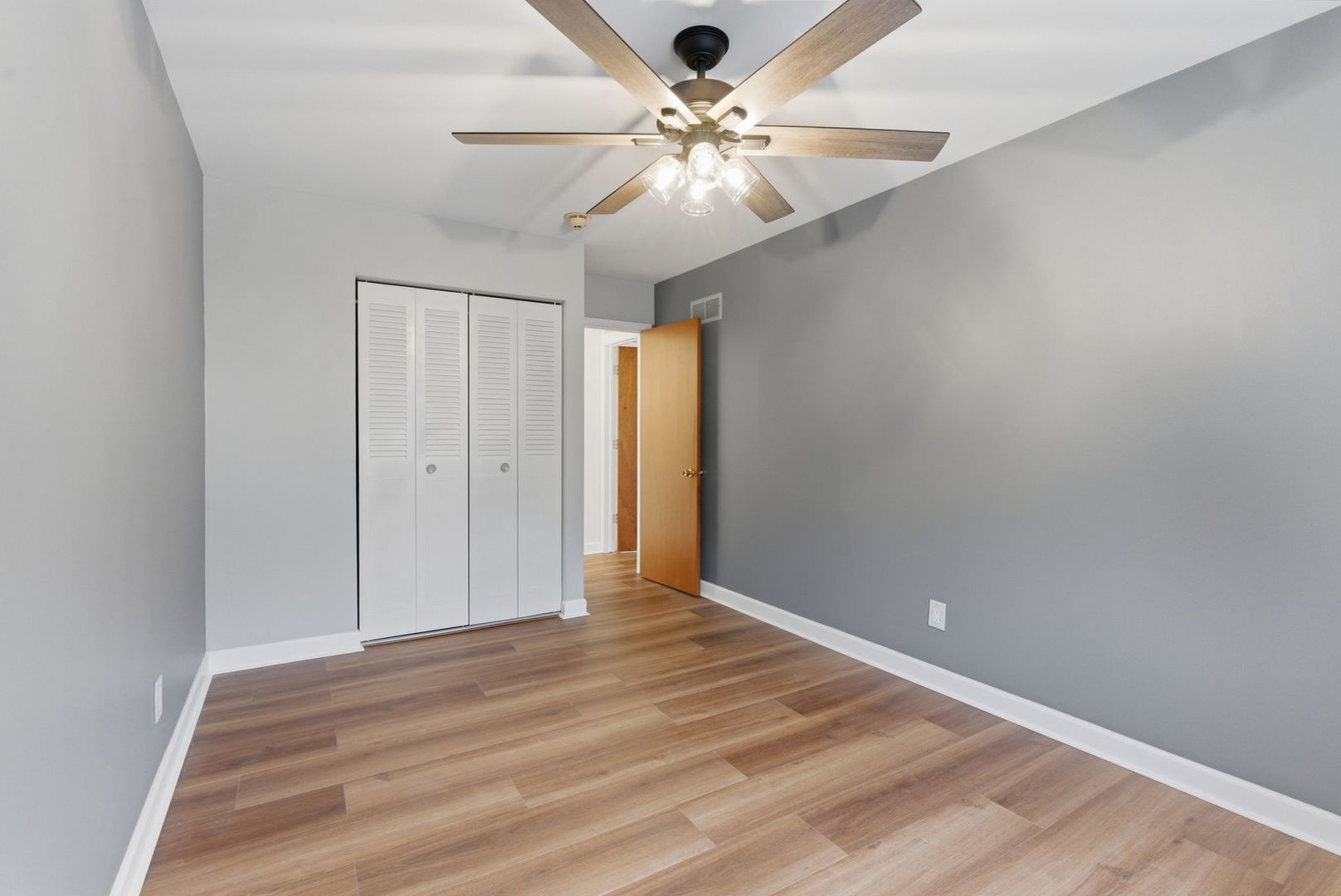 1115 Royal St George Drive #201, Naperville, IL 60563