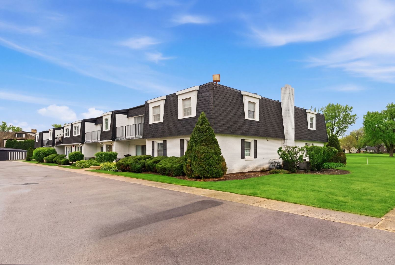 1115 Royal St George Drive #201, Naperville, IL 60563