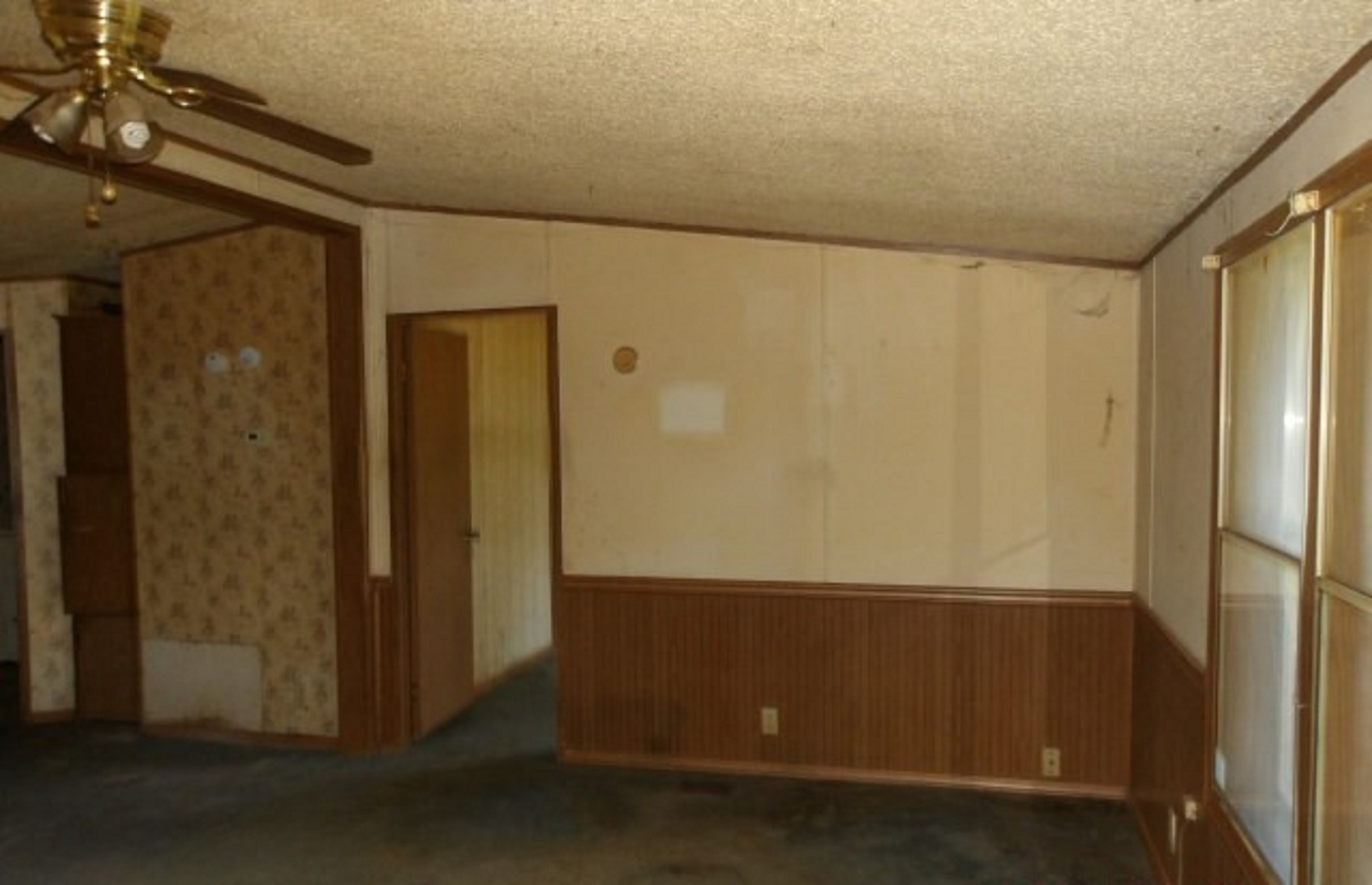 406 E Van Buren Street, Paris, IL 61944