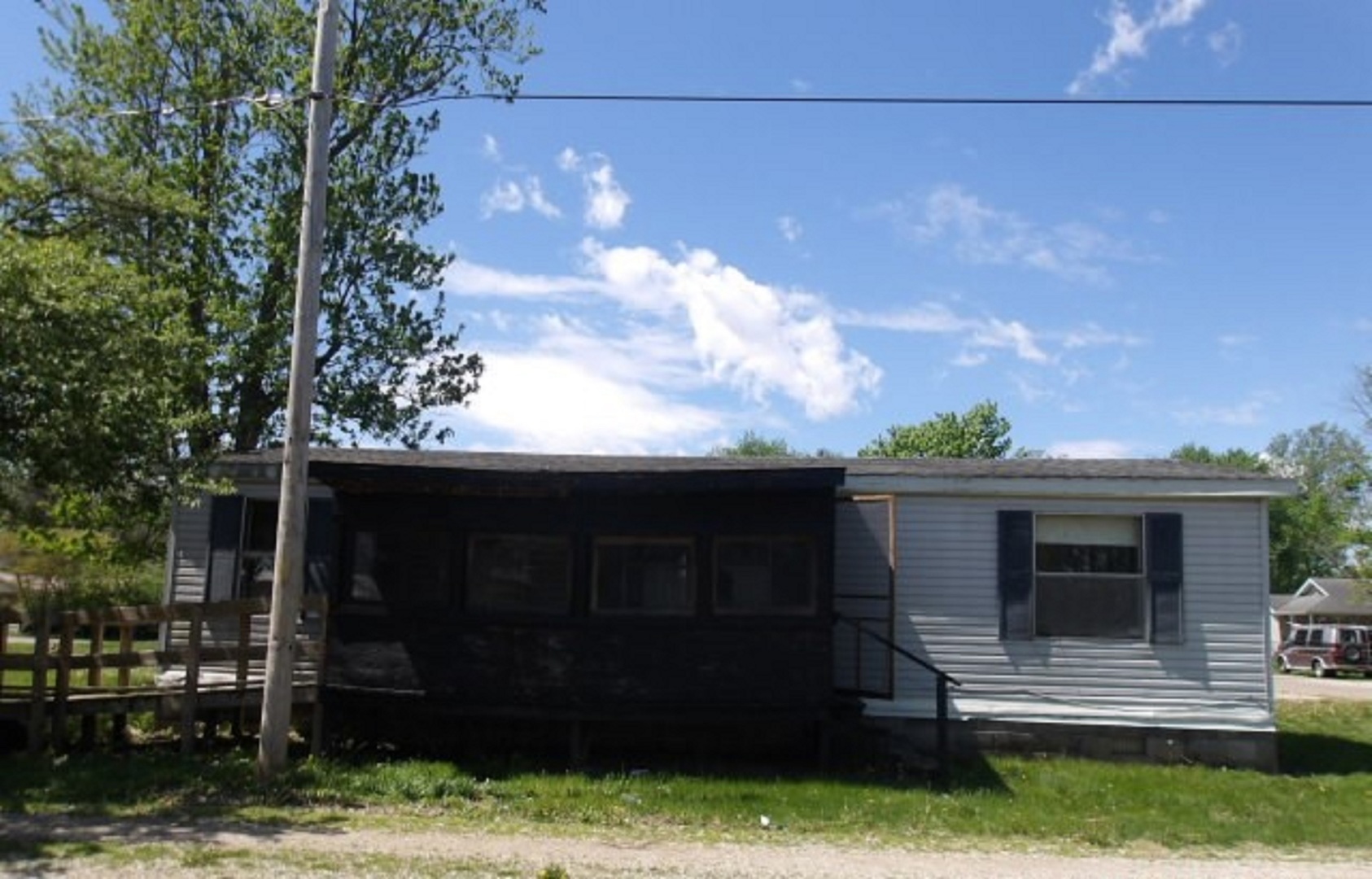 406 E Van Buren Street, Paris, IL 61944