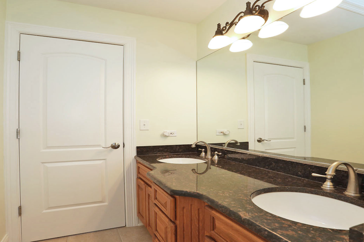 310 Jennifer Lane, Roselle, IL 60172