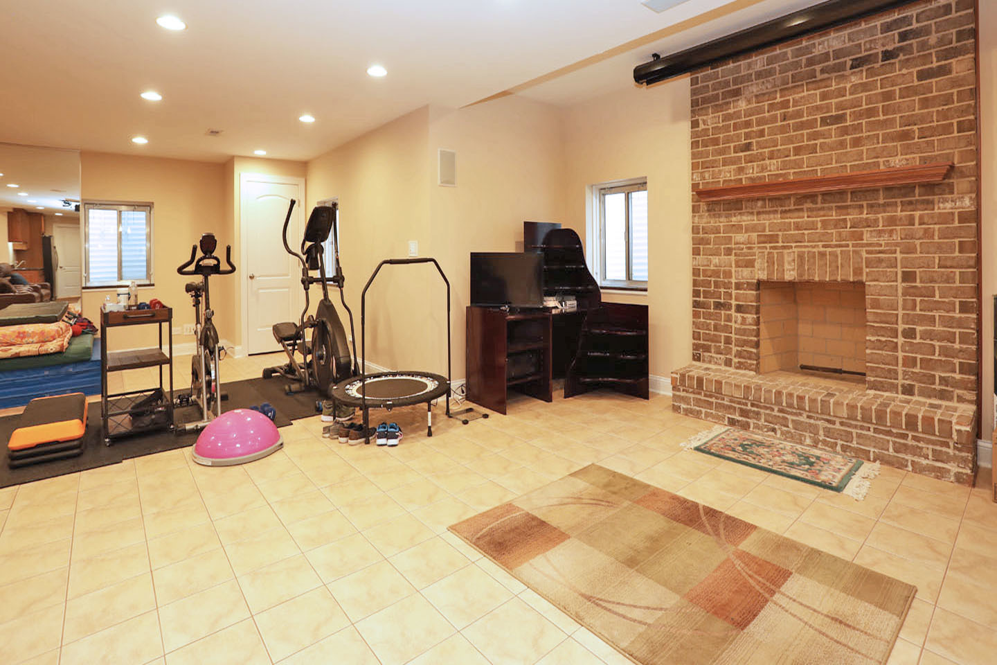 310 Jennifer Lane, Roselle, IL 60172