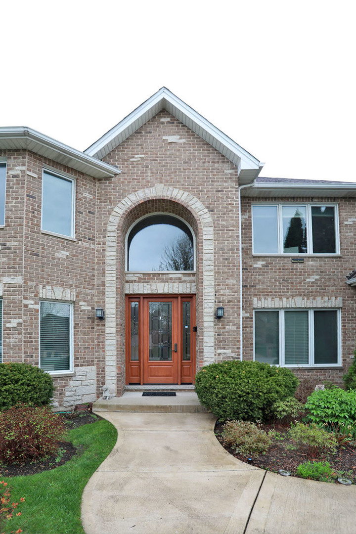310 Jennifer Lane, Roselle, IL 60172